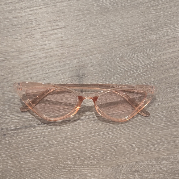 Accessories - Chic Pink Cat-Eye Sunglasses